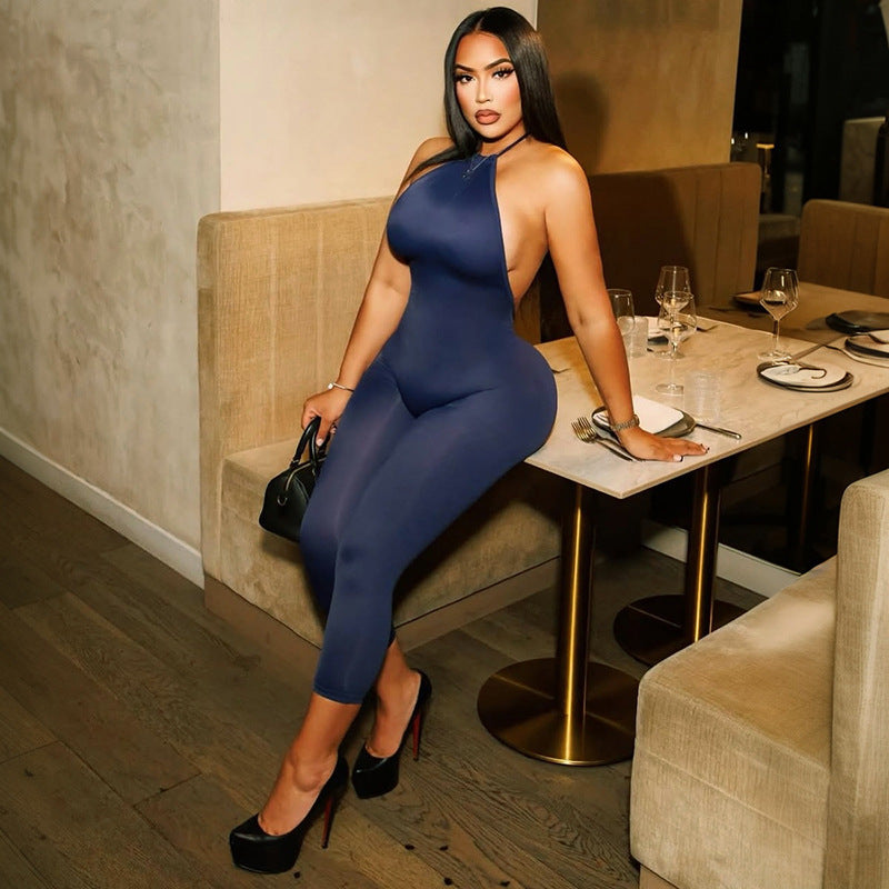 Damen Eleganter und figurbetonter Jumpsuit mit hohem Kragen und zurückhaltendem Design EB
