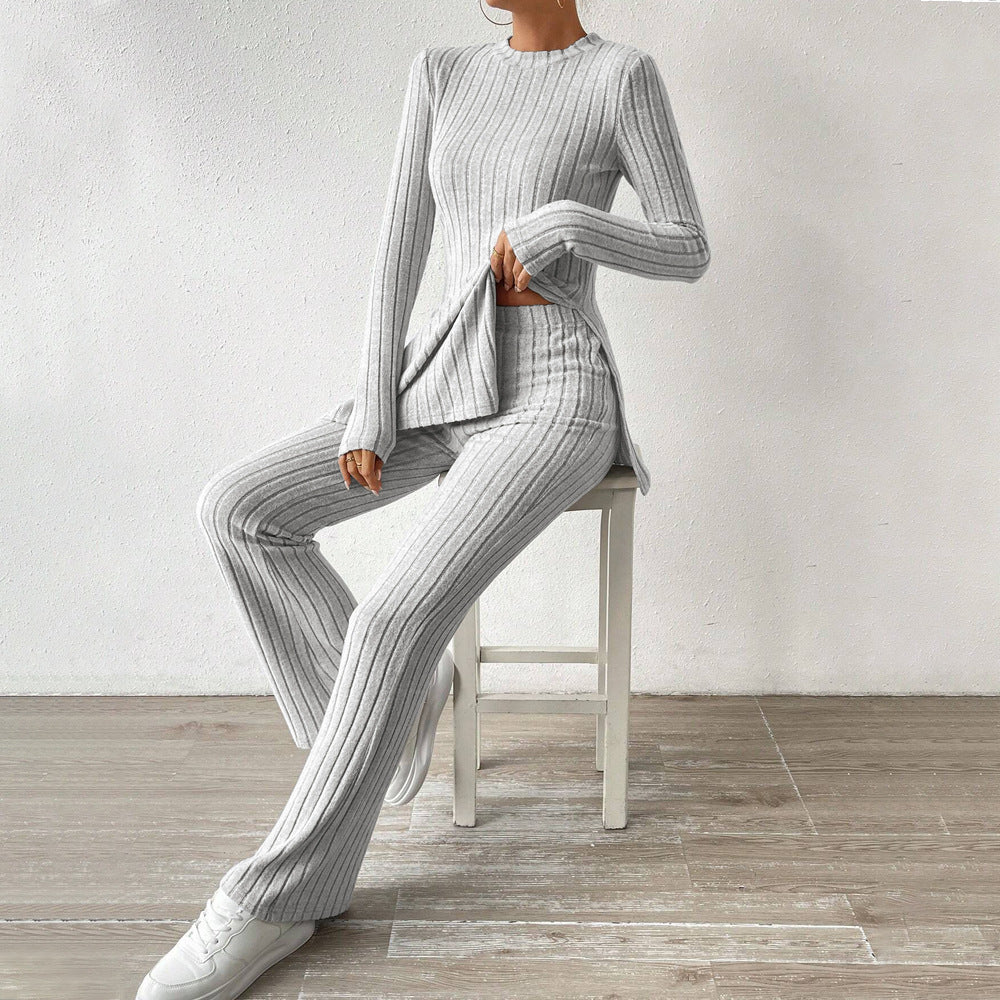 Damen geripptes Feinstrick-Lounge-Set mit seitlicher Saumschlitzen, figurbetontem Longsleeve und weitem Highwaist-Hose Eichborn Berlin
