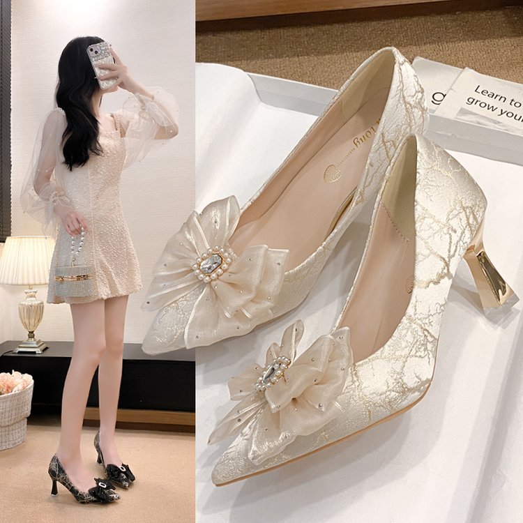 Damen elegante spitze Ballerinas mit floraler Applikation EB