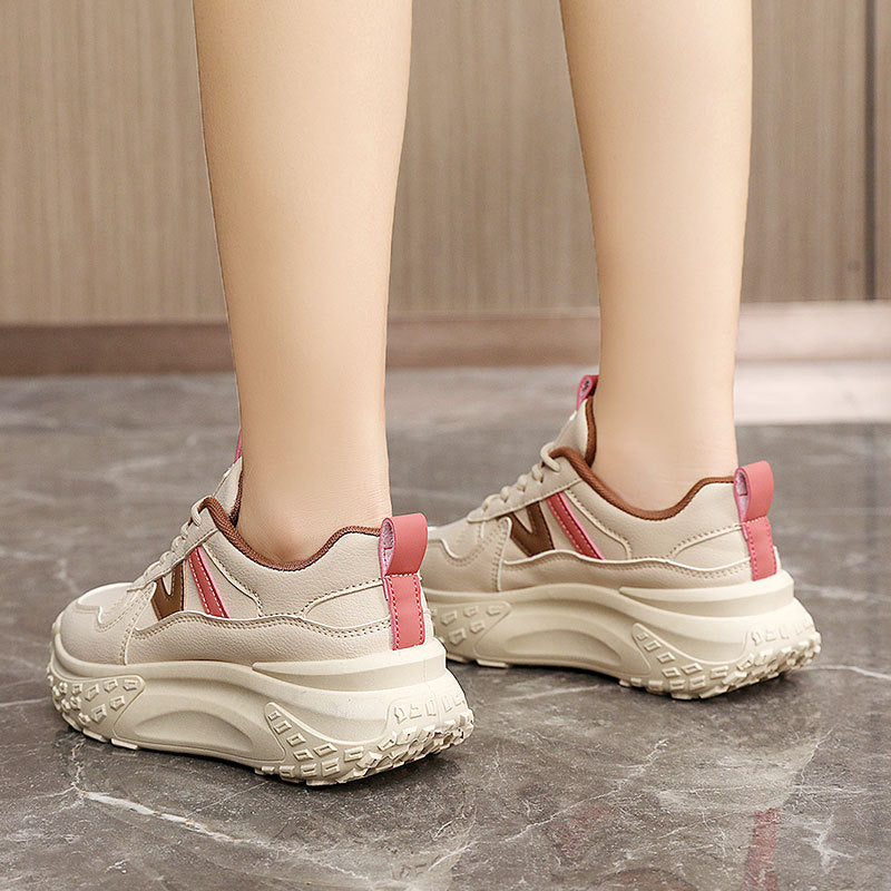Damen Sportliche Sneakers mit ergonomischen Dämpfungselementen und markantem Sohlenprofil EB