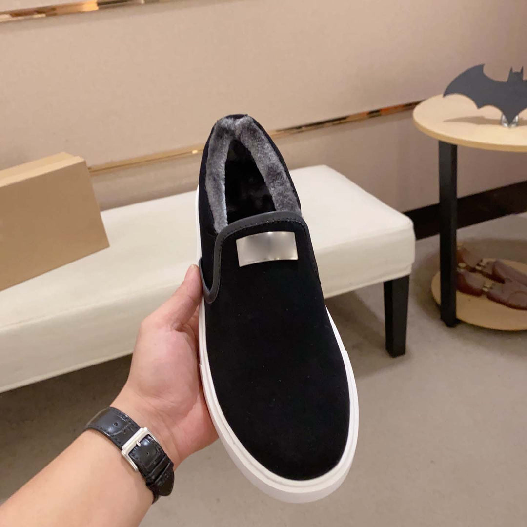 Damen Slip-On Sneakers mit bequemer Fütterung und modischem Detail EB