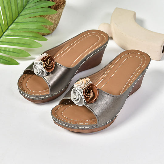 Damen Elegante und komfortable Sandaletten mit floralem Design EB