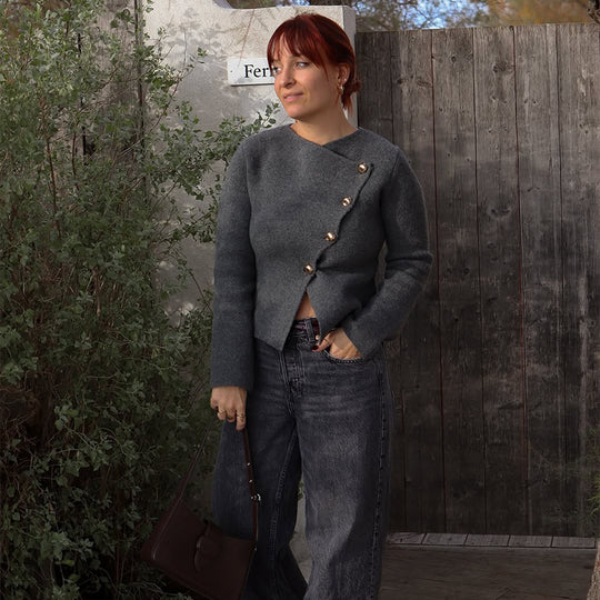 Damen Modische Wolljacke mit asymmetrischem Schnitt und eleganten Knopfdetails EB
