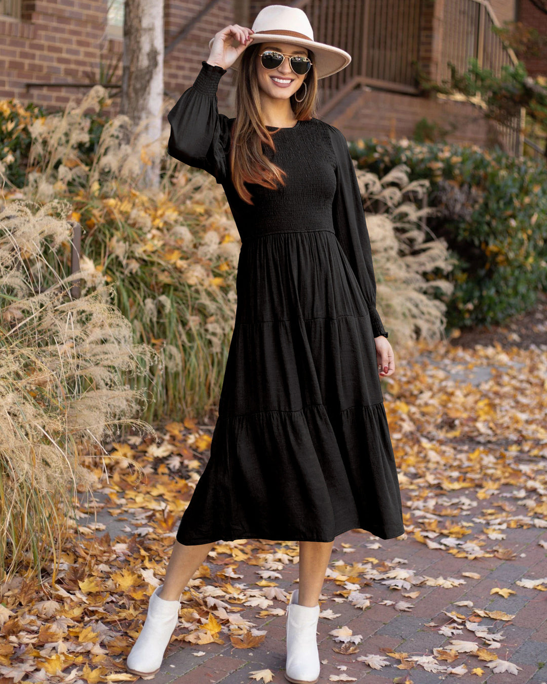 Damen Maxikleid mit schickem Smock-Oberteil und voluminösen Puffärmeln EB
