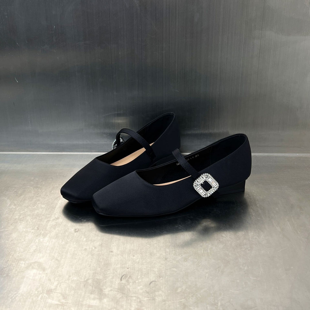 Damen Elegante Ballerinas mit modischem Riemen und funkelndem Schmuckdetail EB