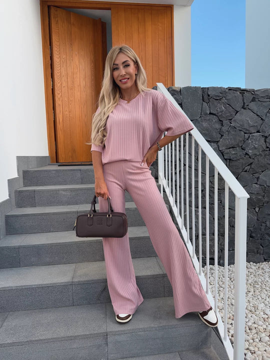 Damen weiches geripptes Lounge-Set mit Oversize-Viskoseshirt und High-Waist Schlaghose EB