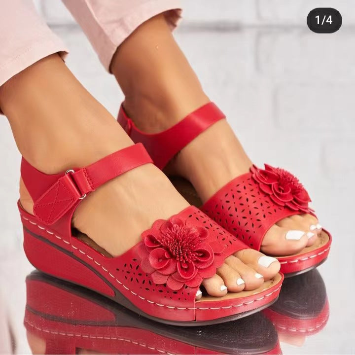 Damen elegante und komfortable Sandalen mit floralem Cut-Out-Design EB