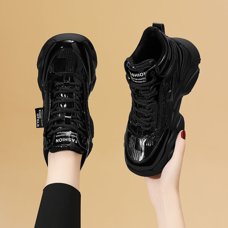 Damen Sportliche Fashion-Sneaker mit ergonomischer Dämpfung und glänzendem Obermaterial EB