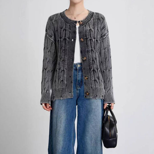Damen Strickjacke mit Zopfmuster und eleganten Knopfdetails EB