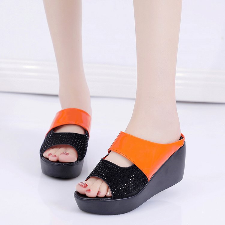 Damen Wedge-Pantoletten mit komfortabler dämpfender Sohle und eleganter Dekorverzierung EB
