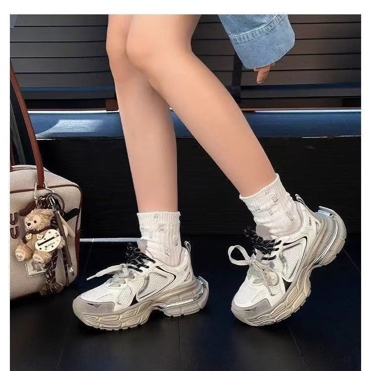 Damen Sportliche Sneakers mit dämpfendem Sohlenprofil und atmungsaktiver Mesh-Oberfläche EB