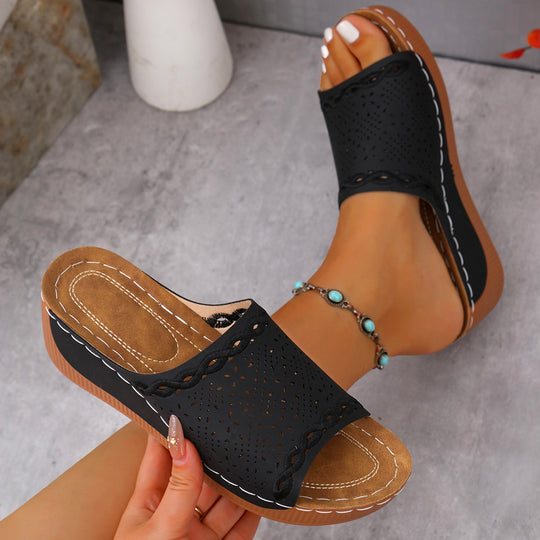 Damen Bequeme Mulesandaletten mit raffiniertem Lochmuster und elastischem Riemendesign EB
