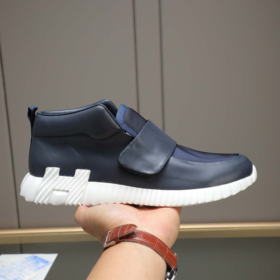 Damen Sportliche Slip-On Sneakers mit modernem Verschlussmechanismus EB