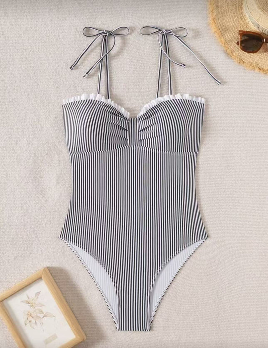 Damen Einteiliges Badeoutfit mit eleganten Raffungen EB