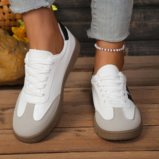 Damen Sneakers im sportlichen Retro-Stil mit kontrastierenden Details EB