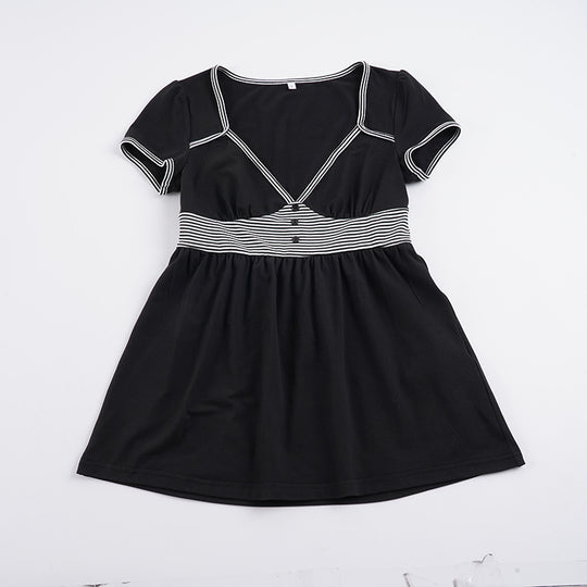 Damen Freizeidkleid mit kontrastierenden Liniendetails und schwingendem Rock EB