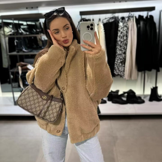 Damen Kuschelige Fleecejacke mit hohem Kragen und praktischen Taschen EB