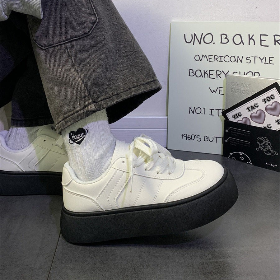 Damen Sportliche Plateausneaker mit modernem Design und rutschfester Sohle EB
