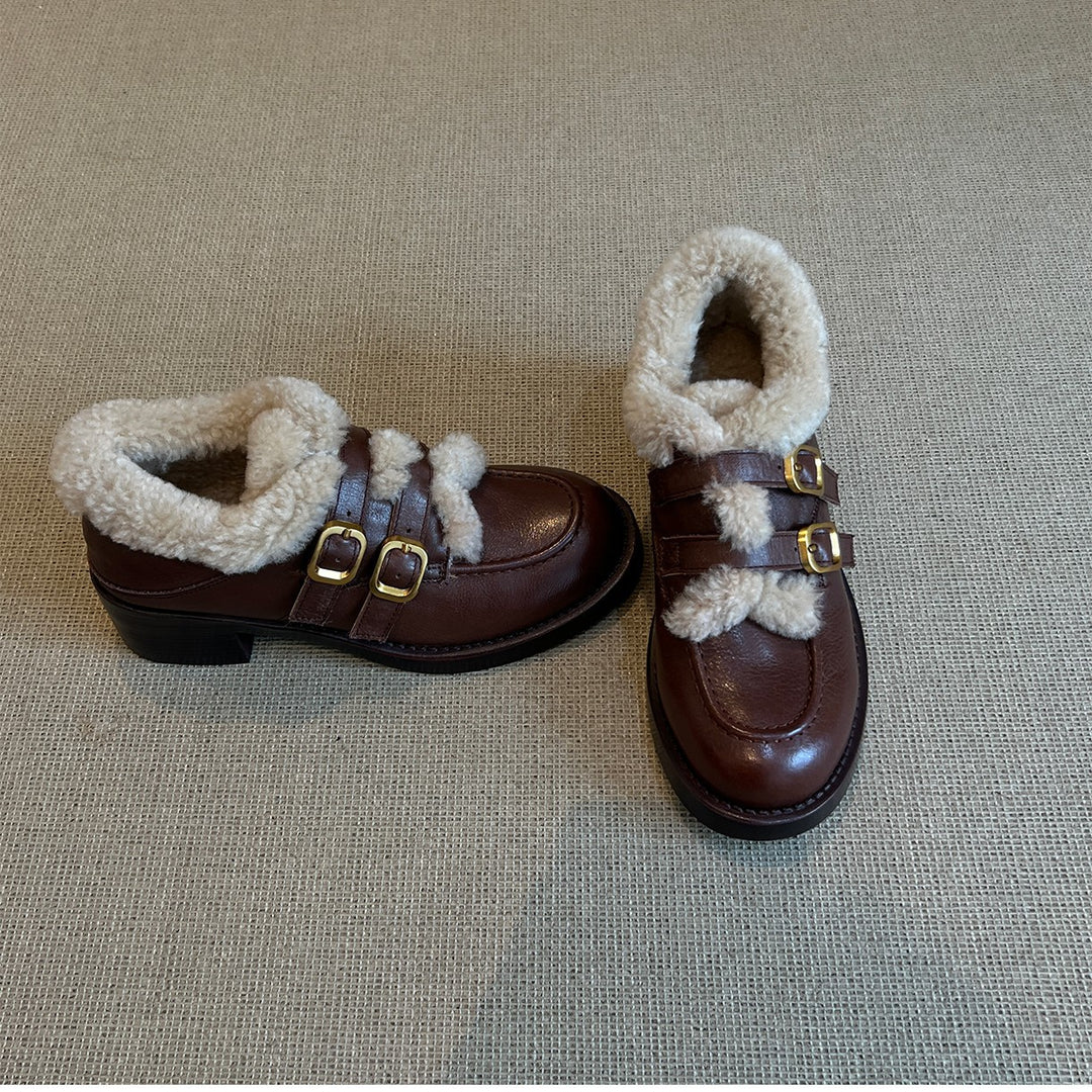 Damen gefütterte Clogs mit dekorativen Schnallen und weichem Kunstfellkragen EB