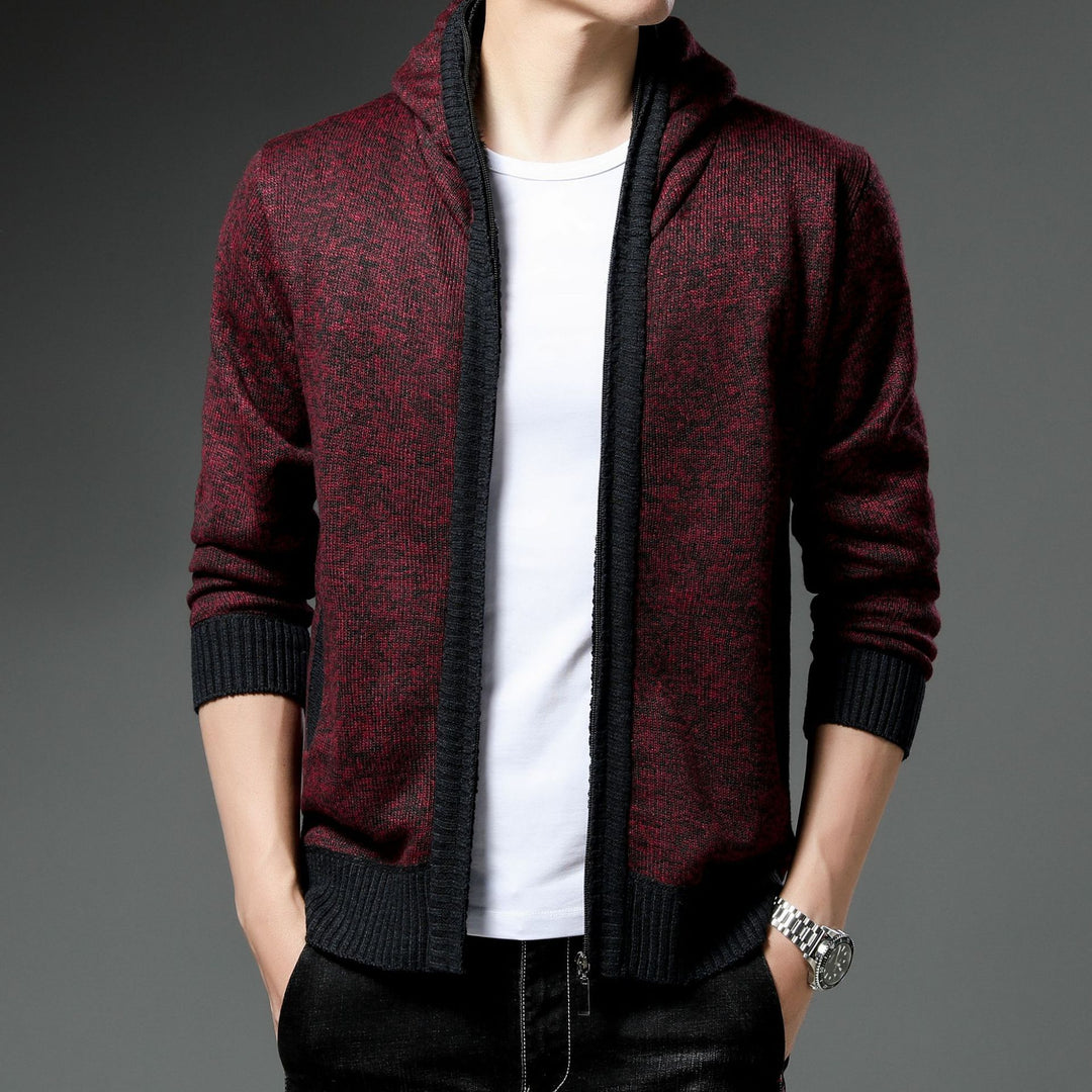 Herren Moderne Strickjacke mit Kapuze und schwarz-weißen Akzenten EB
