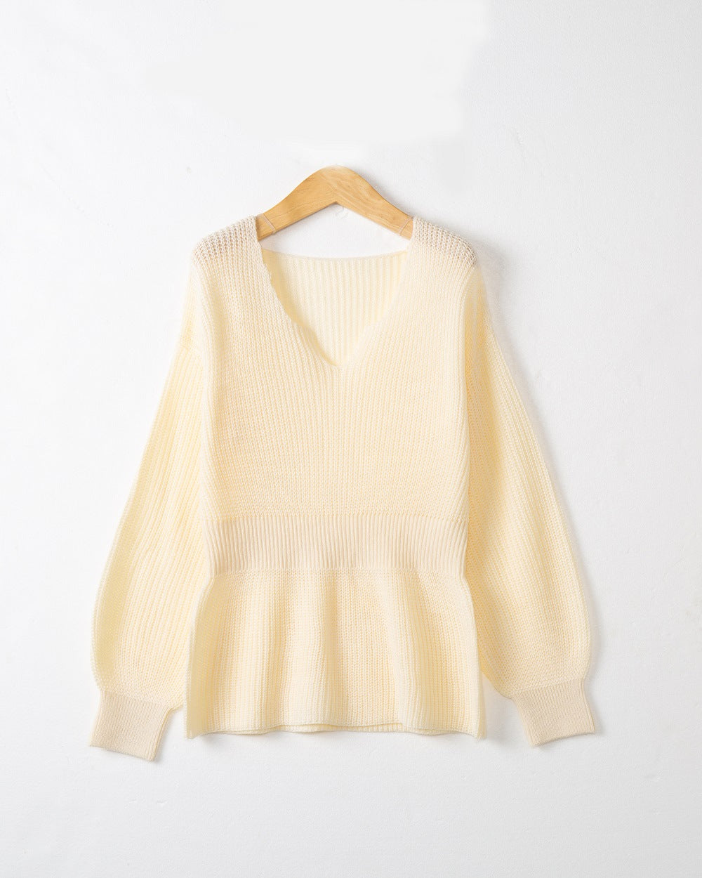 Damen Grobstrickpullover mit tiefem V-Ausschnitt und lässigem Schnitt EB