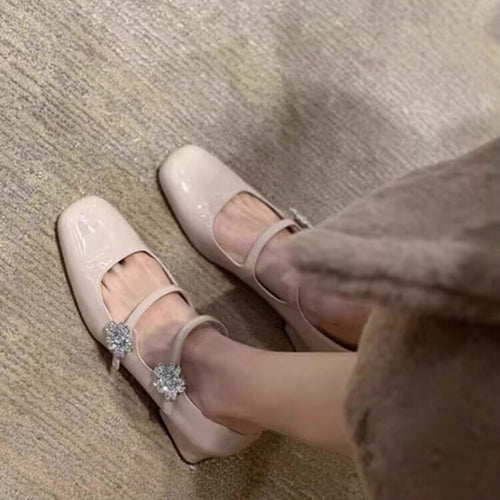 Damen elegante Ballerinas mit modischen Querriemchen und funkelnden Schmuckdetails EB