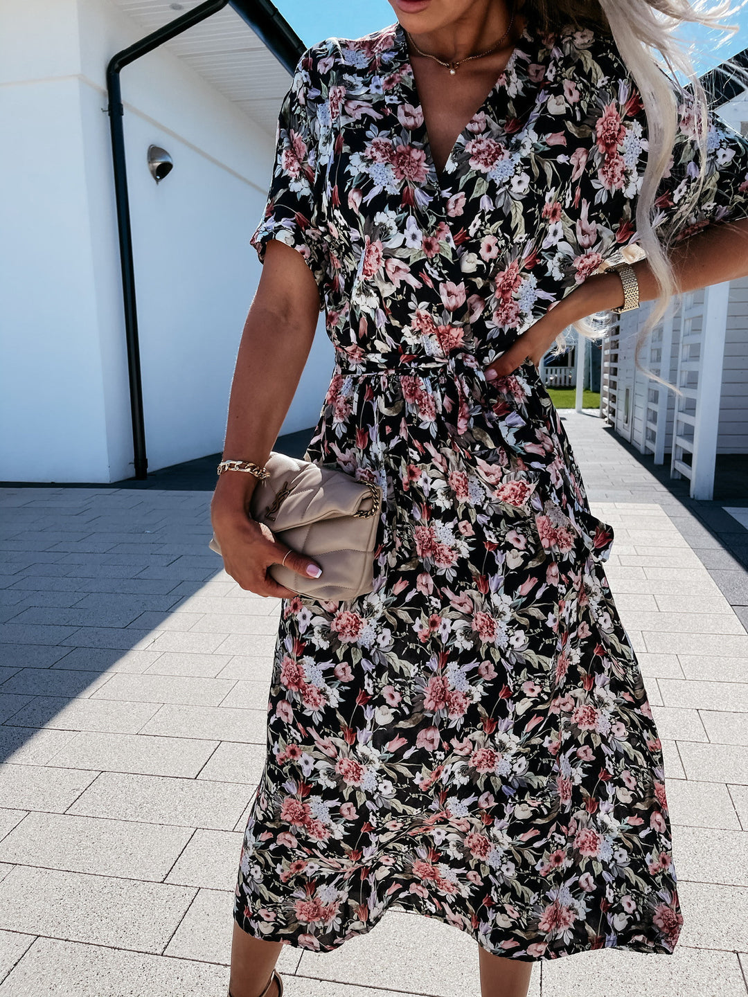 Damen Wickelkleid mit floralem Muster und Taillengürtel EB