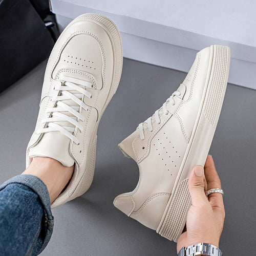 Damen Sportliche Sneaker mit bequemem Lederoberteil und rutschfester Sohle EB