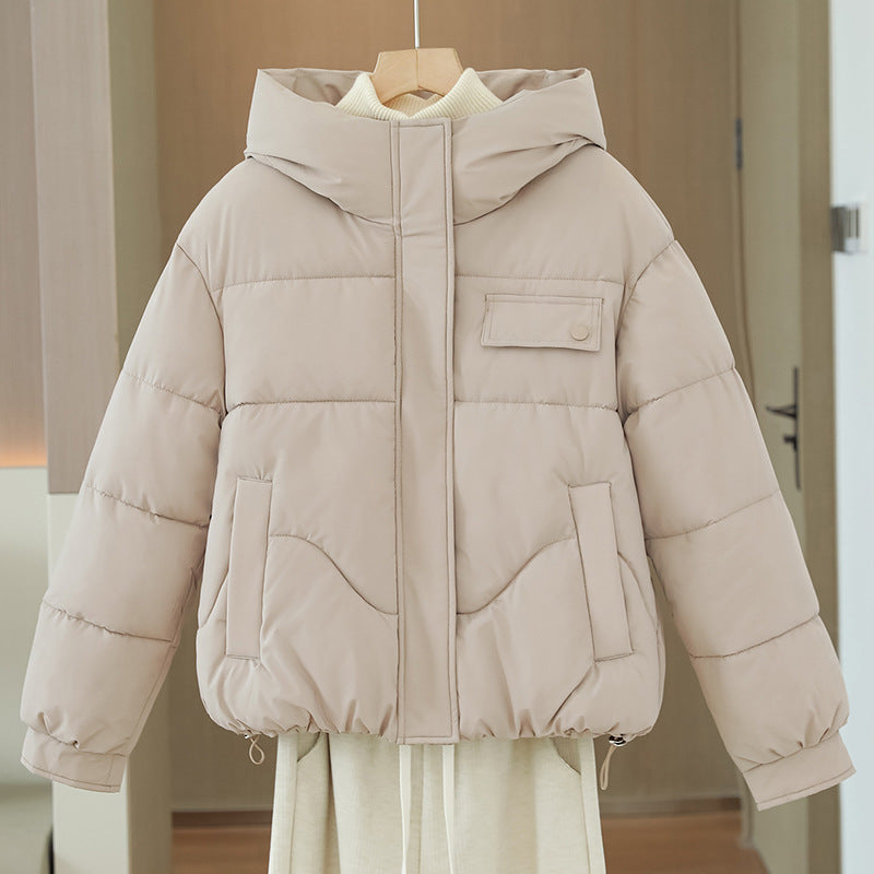 Damen nan kurzes wattiertes Kapuzenblouson mit verdeckter Frontblende, Brustpattentasche und verstellbarem Kordelsaum EB