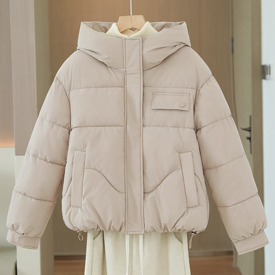 Damen nan kurzes wattiertes Kapuzenblouson mit verdeckter Frontblende, Brustpattentasche und verstellbarem Kordelsaum EB
