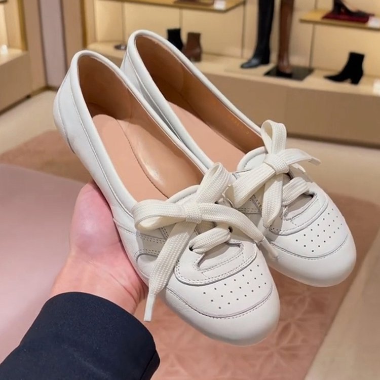 Damen Ballerina-Schuhe mit modischem Schleifendetail und hochwertiger Lederverarbeitung EB