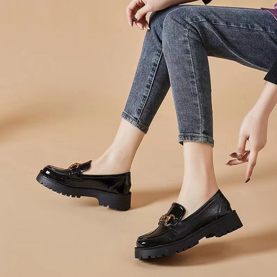 Damen Elegante Mokassins mit modischem Kettendetail und rutschfester Sohle EB