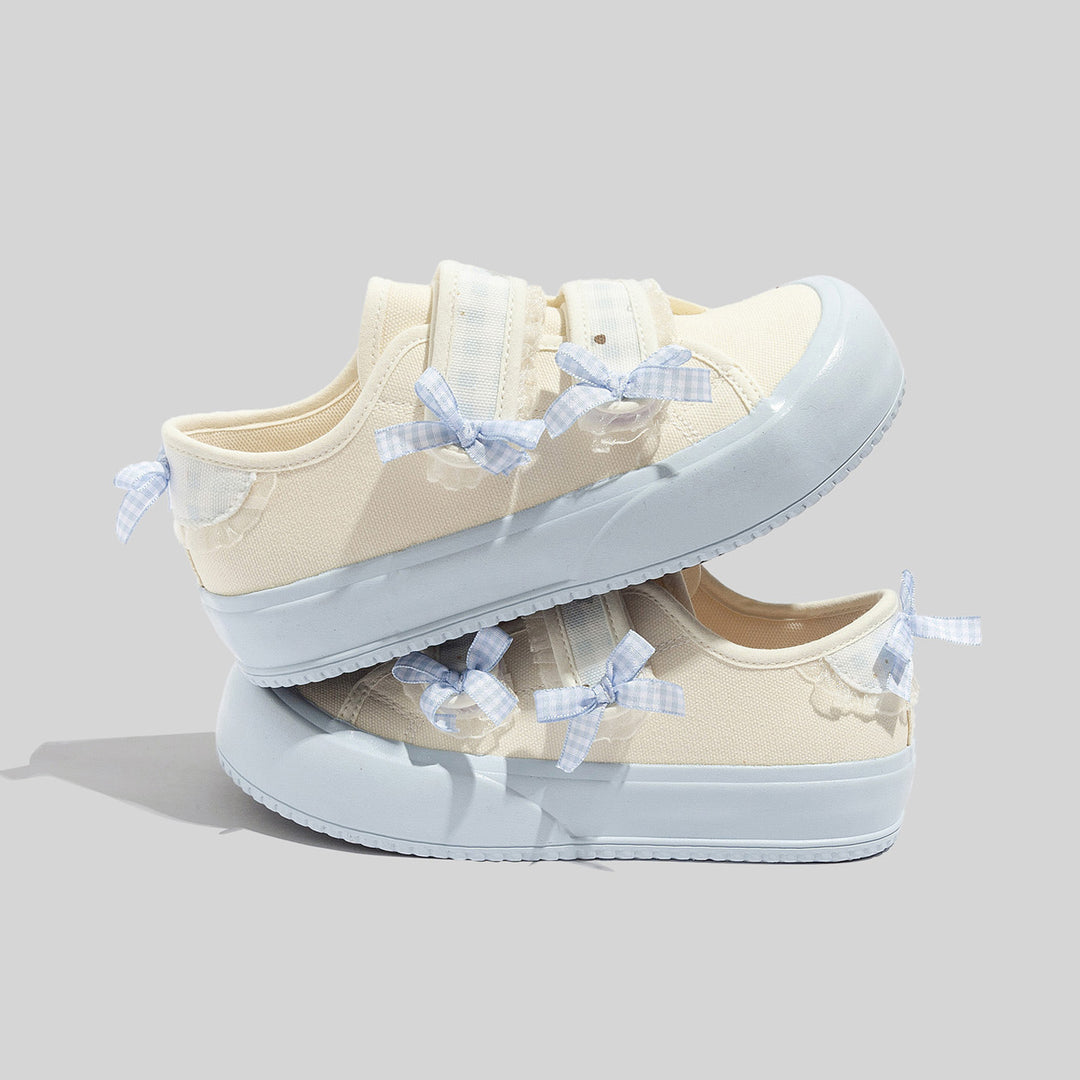 Damen Sneakers mit verspieltem Riemenverschluss und dekorativen Schleifen EB