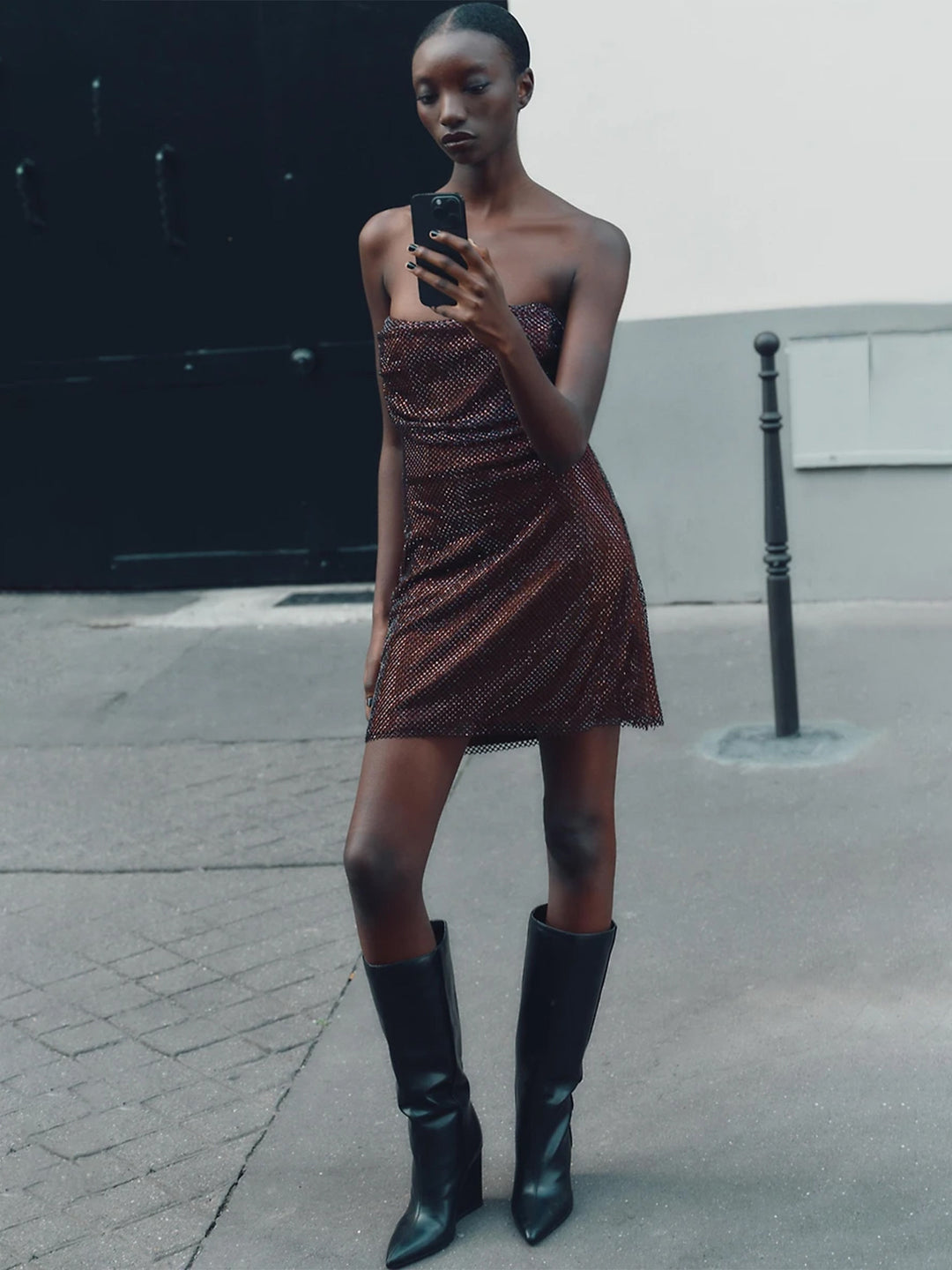 Damen Glitzerndes Cocktailkleid mit schulterfreiem Design und funkelnden Pailletten EB