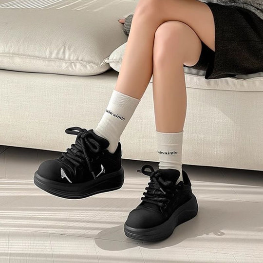 Damen sportliche Sneakers mit dämpfender Laufsohle und modernem Design EB