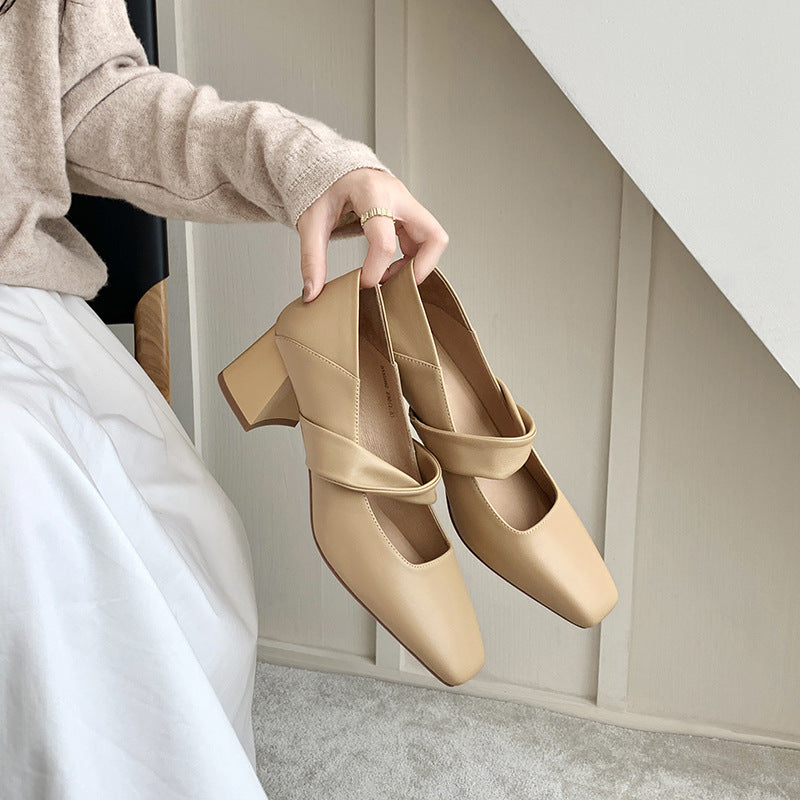 Damen elegante Berufsschuhe mit moderner geschwungener Riemchenverzierung und stabiler Absatzhöhe EB