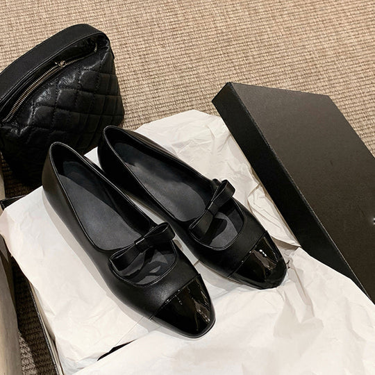 Damen stilvolle Ballerinas mit elegantem Lackerzit und feiner Schleifenapplikation EB