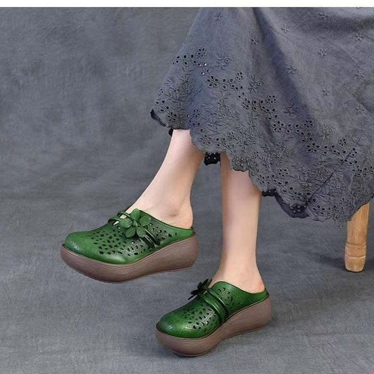 Damen Komfortable Clogs mit luftigen Details und rutschfester Sohle EB