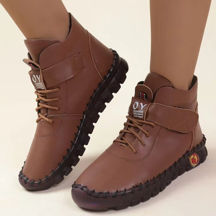 Damen nan knöchelhohe Freizeitboots mit Klettverschluss, elastischer Schnürung und markanter Profilsohle EB