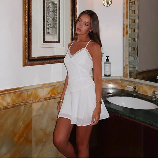 Damen elegantes Nachthemd mit zarter Spitzenakzenten EB