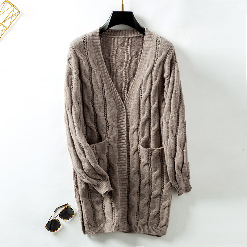 Damen Strickjacke mit einem stilvollen Flechtmuster EB