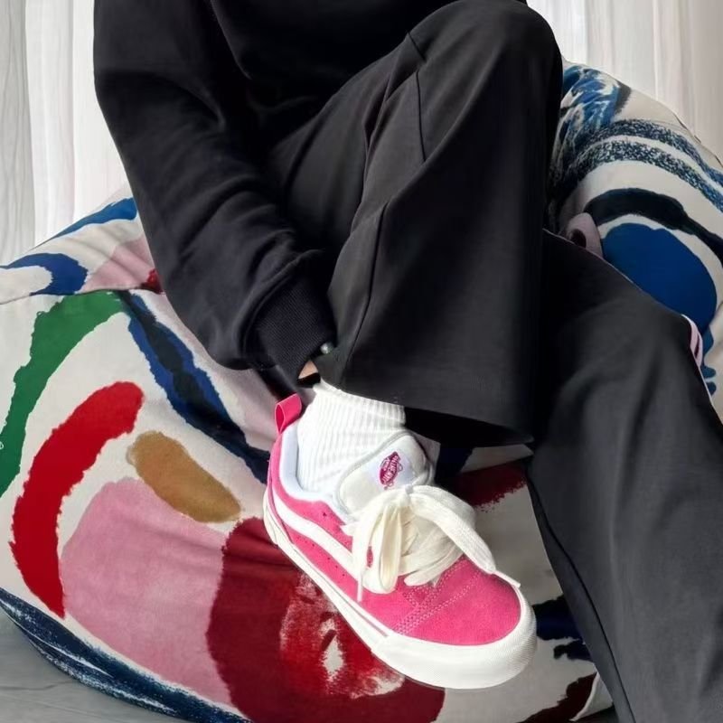 Damen Sneakers im Vintage-Stil mit farbigen Suede-Details EB