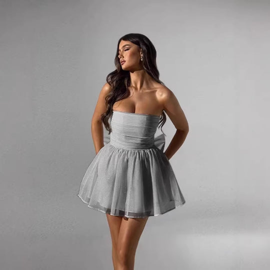 Damen Neckholder Minikleid mit schimmernden Details und eleganter Silhouette EB