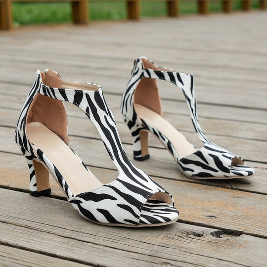 Damen Absatzsandalen mit offenen Riemen und modischem Schnürdesign EB