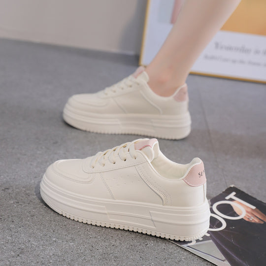 Damen Plateau Sneakers mit elegantem Design und komfortabler Sohlenkonstruktion EB