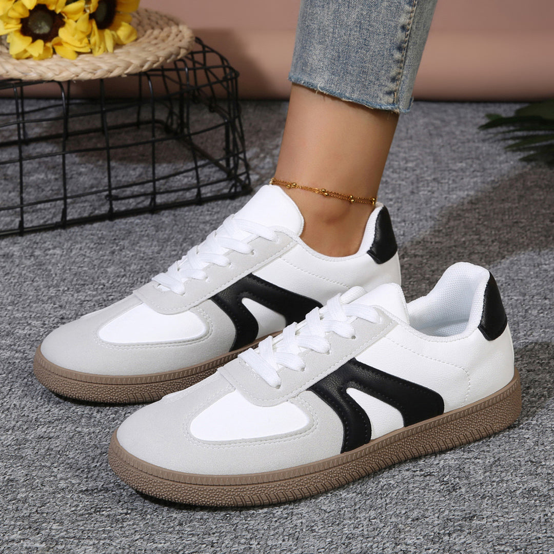 Damen Moderne Freizeitsneaker mit stylischen Details EB