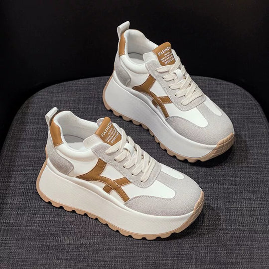 Damen Sportliche Damen Sneaker mit hohem Plateau und hochwertiger Dämpfung EB