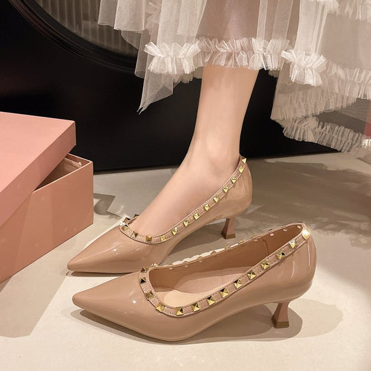 Damen elegante spitze Pumps mit funkelnden Pyramidendetails EB