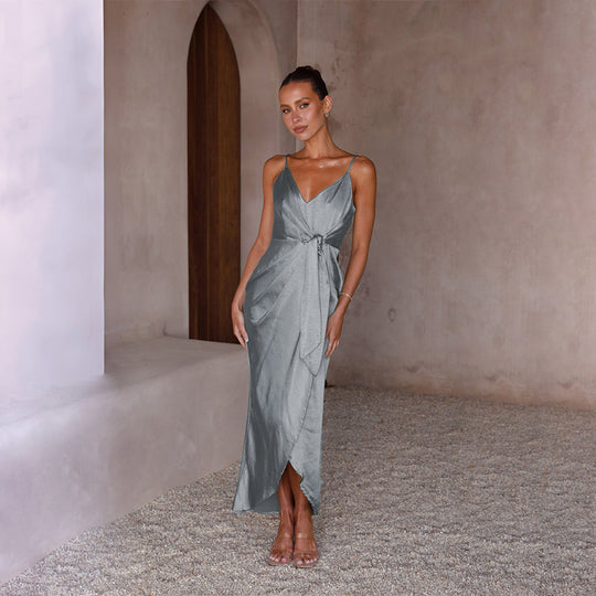Damen Elegantes Abendkleid mit tiefem V-Ausschnitt und figurbetontem Schnitt EB
