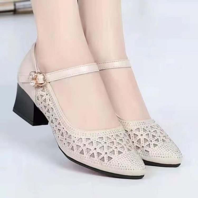 Damen elegante Pumps mit modischem Riemen und schimmernden Akzenten EB